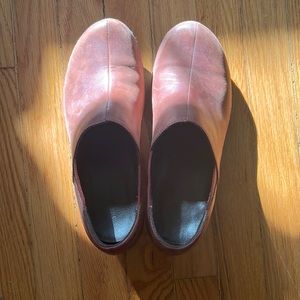ADORABLE red Patagonia clogs